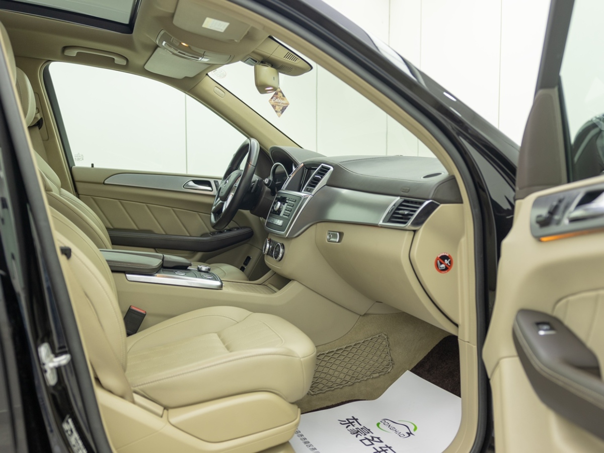 2015年10月奔驰 奔驰GL级  2015款 GL 400 4MATIC动感型