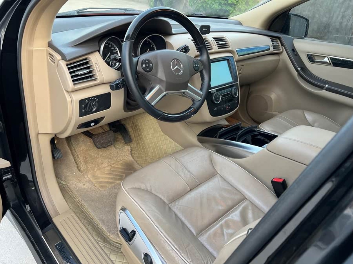奔馳 奔馳R級(jí)  2014款 R 400 4MATIC 商務(wù)型圖片