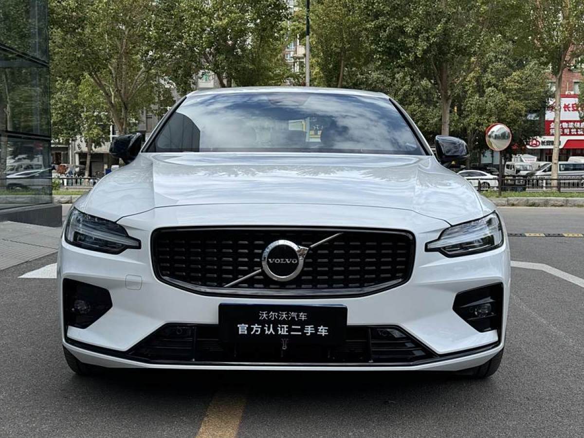 沃爾沃 S60L  2024款 B5 智雅運(yùn)動(dòng)版圖片