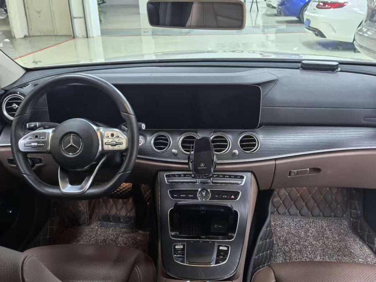 奔馳 奔馳E級  2019款 改款 E 300 L 運(yùn)動豪華型圖片