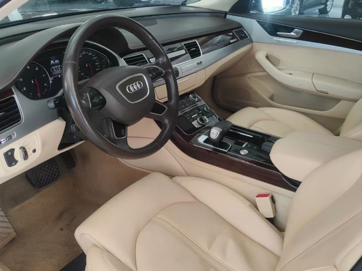 奧迪 奧迪A8  2013款 A8L 45 TFSI quattro豪華型圖片