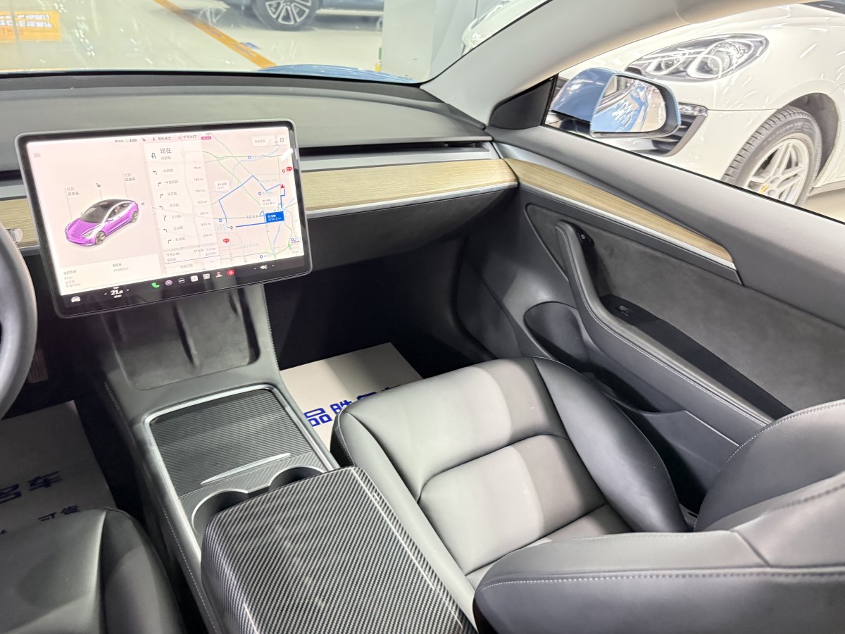 特斯拉 Model 3  2019款 標(biāo)準(zhǔn)續(xù)航后驅(qū)升級版圖片