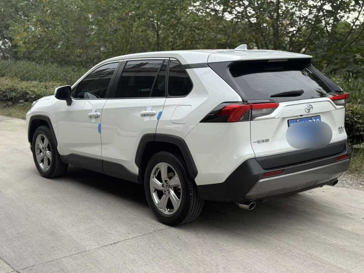 豐田 RAV4  2018款 榮放 2.0L CVT兩驅(qū)風(fēng)尚版圖片