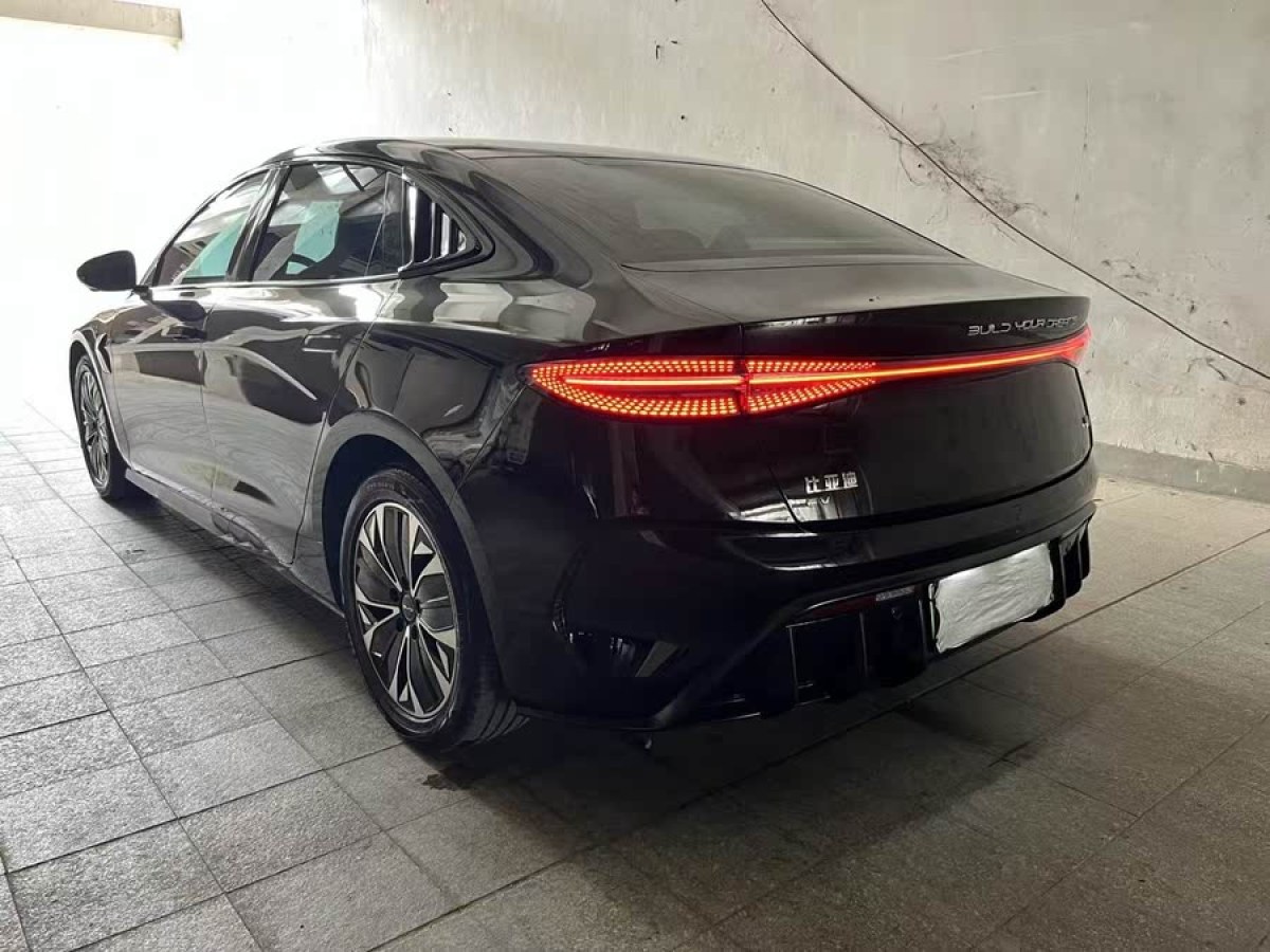 比亞迪 海豹  2022款 550km 標(biāo)準(zhǔn)續(xù)航后驅(qū)版尊貴型圖片