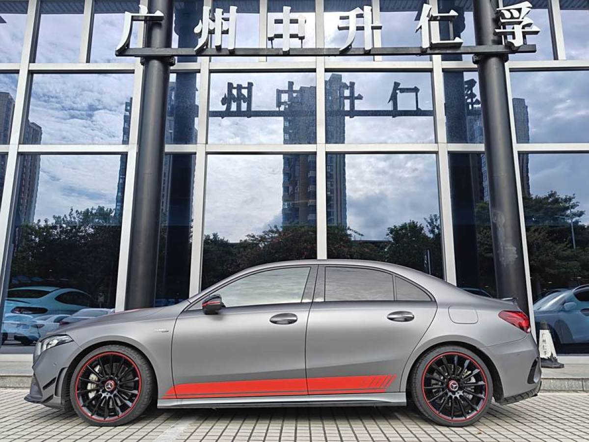 2022年10月奔馳 奔馳A級AMG  2022款 AMG A 35 L 4MATIC 熾夜特別版