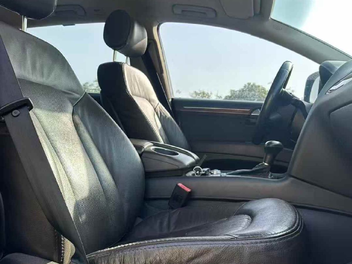 奧迪 奧迪Q7  2013款 Q7 35TDI quattro 領(lǐng)先型圖片