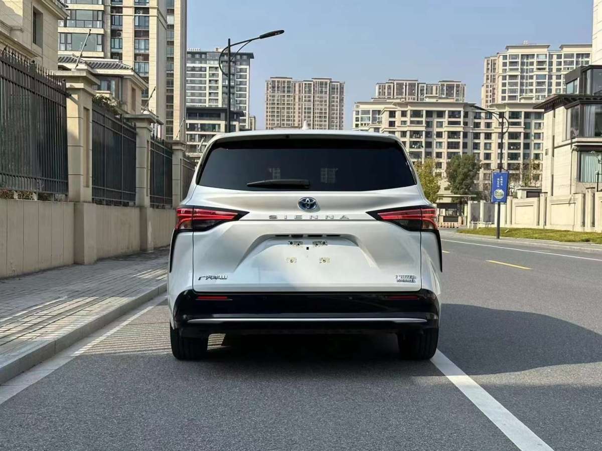 丰田 赛那SIENNA  2023款 2.5L混动 尊贵版图片