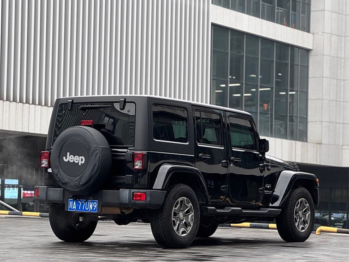 Jeep 牧馬人  2015款 3.0L Sahara 四門舒享版圖片