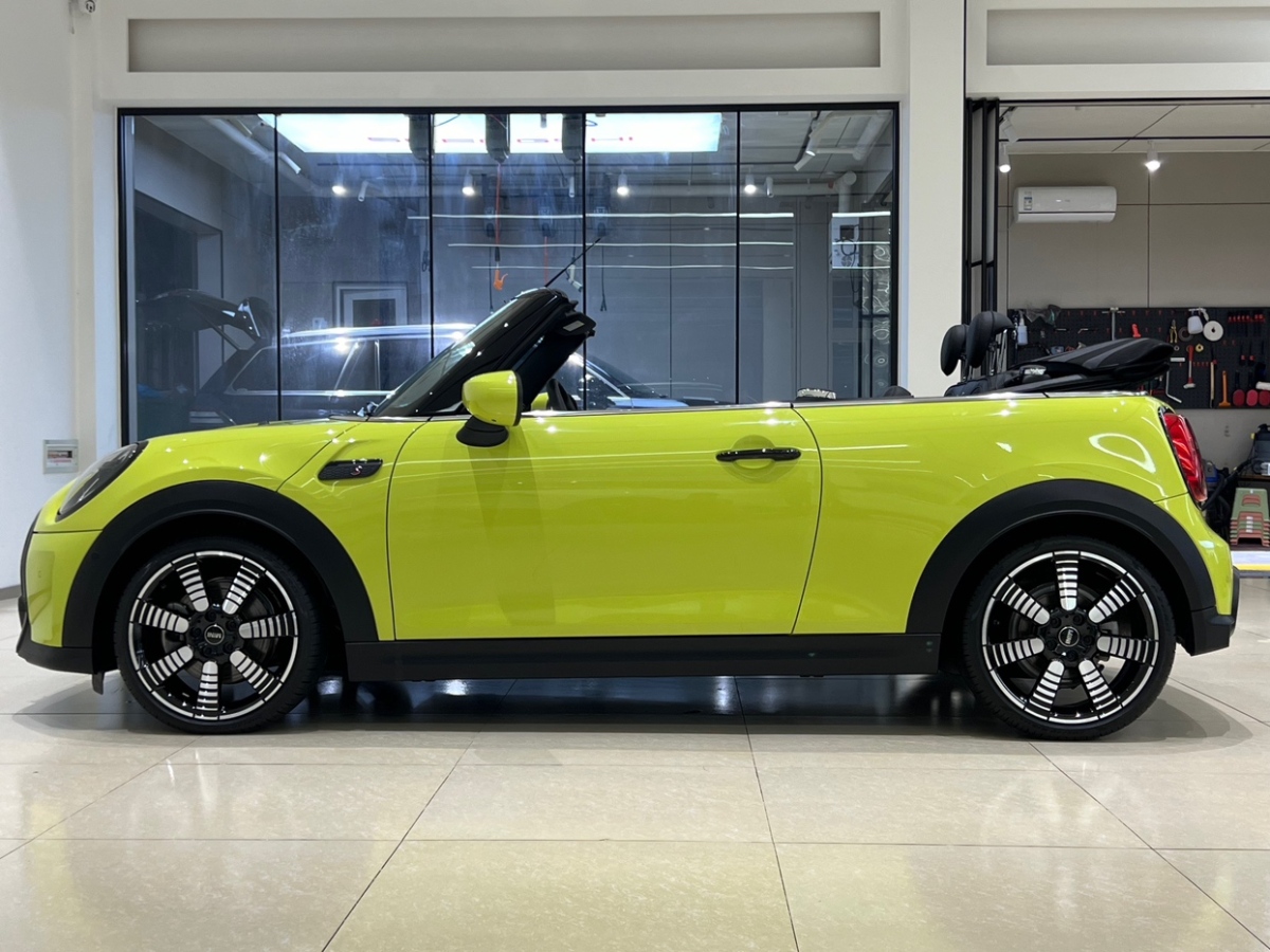 MINI MINI  2022款 2.0T COOPER S CABRIO 黑標(biāo)特別版圖片