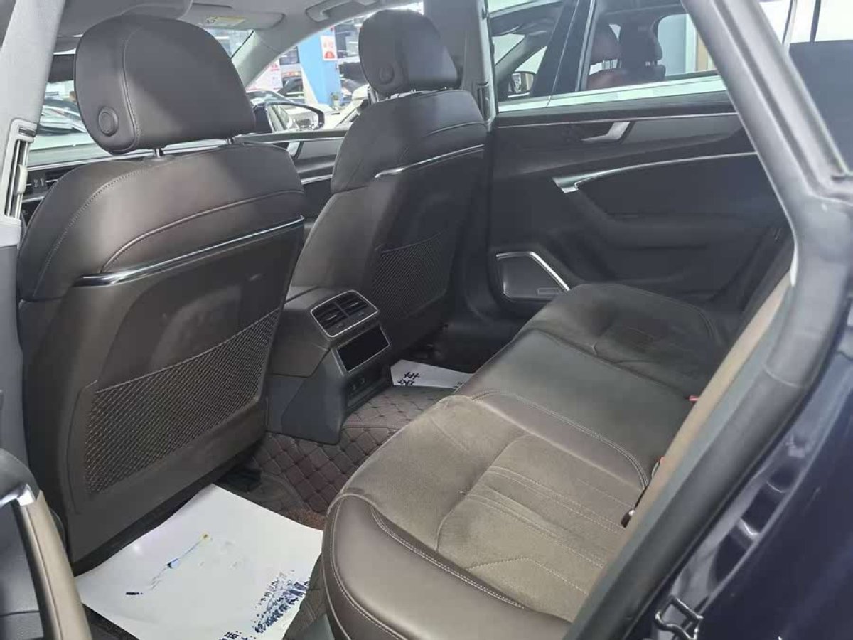 奧迪 奧迪A7L  2024款 45TFSI quattro S-line 見遠型 流晶套裝圖片
