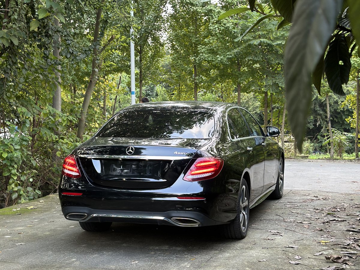 2020年1月奔馳 奔馳E級  2019款 E 260 L 運(yùn)動型 4MATIC