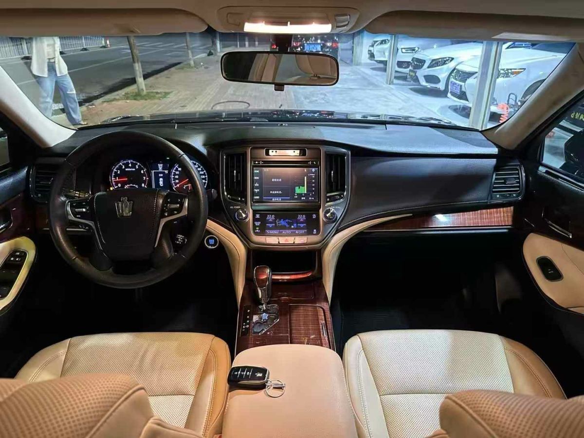 豐田 皇冠  2015款 2.0T 先鋒版圖片