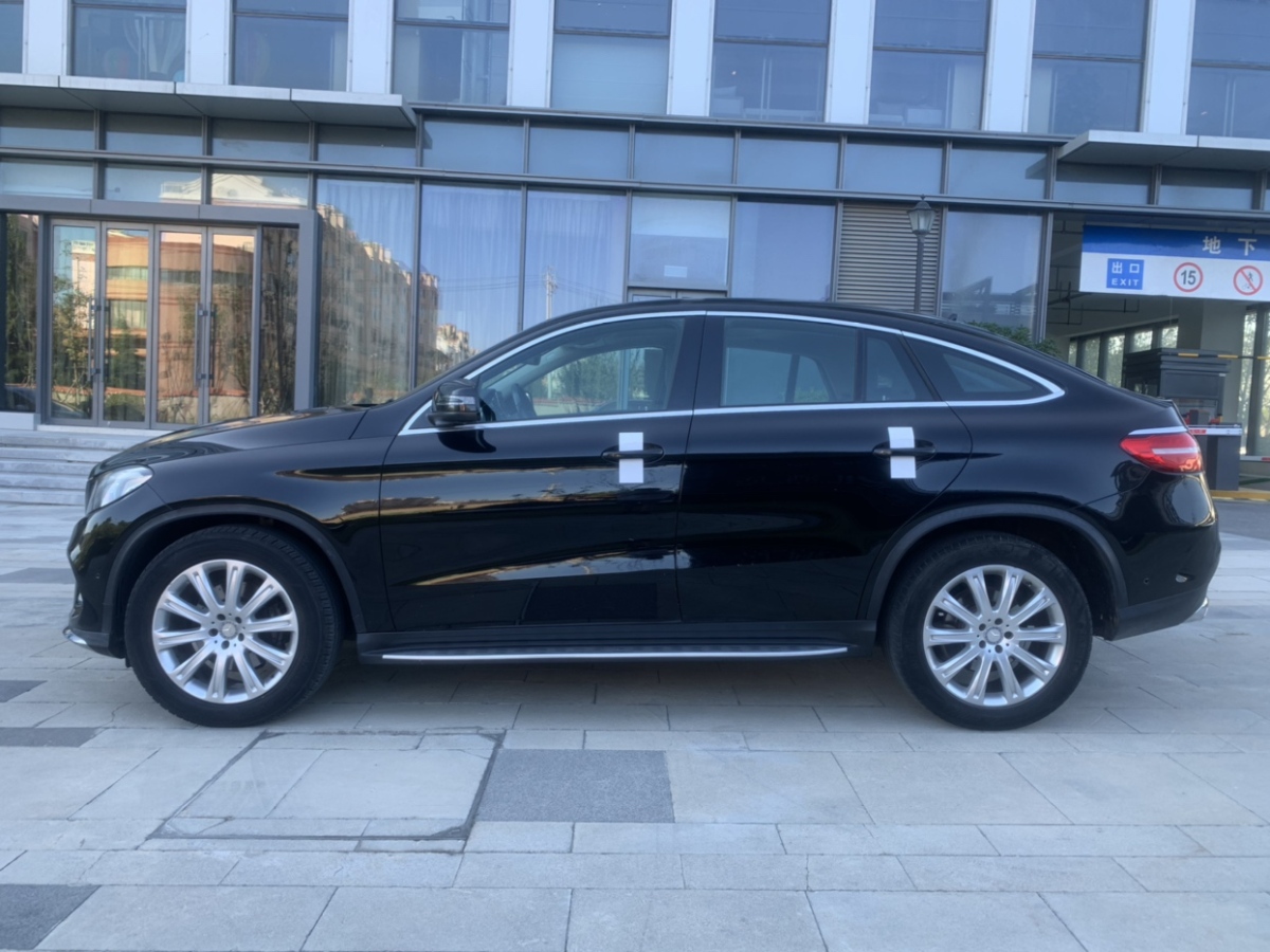 奔驰 奔驰gle轿跑 2015款 gle 320 4matic 轿跑suv 手自一体