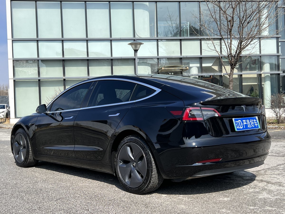 特斯拉 Model 3  2020款 改款 標(biāo)準(zhǔn)續(xù)航后驅(qū)升級(jí)版圖片