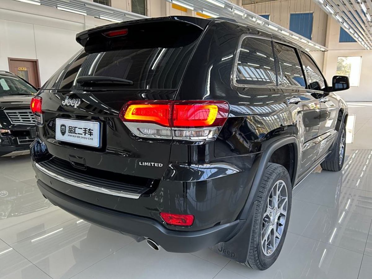 2021年11月Jeep 大切諾基  2020款 3.0L 精英導(dǎo)航版