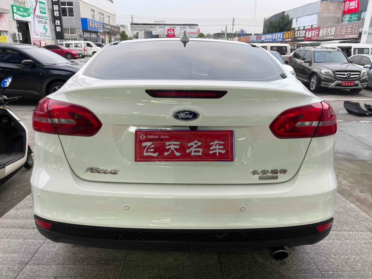 福特 ?？怂? 2018款 三廂經(jīng)典 EcoBoost 180 自動(dòng)精英型圖片