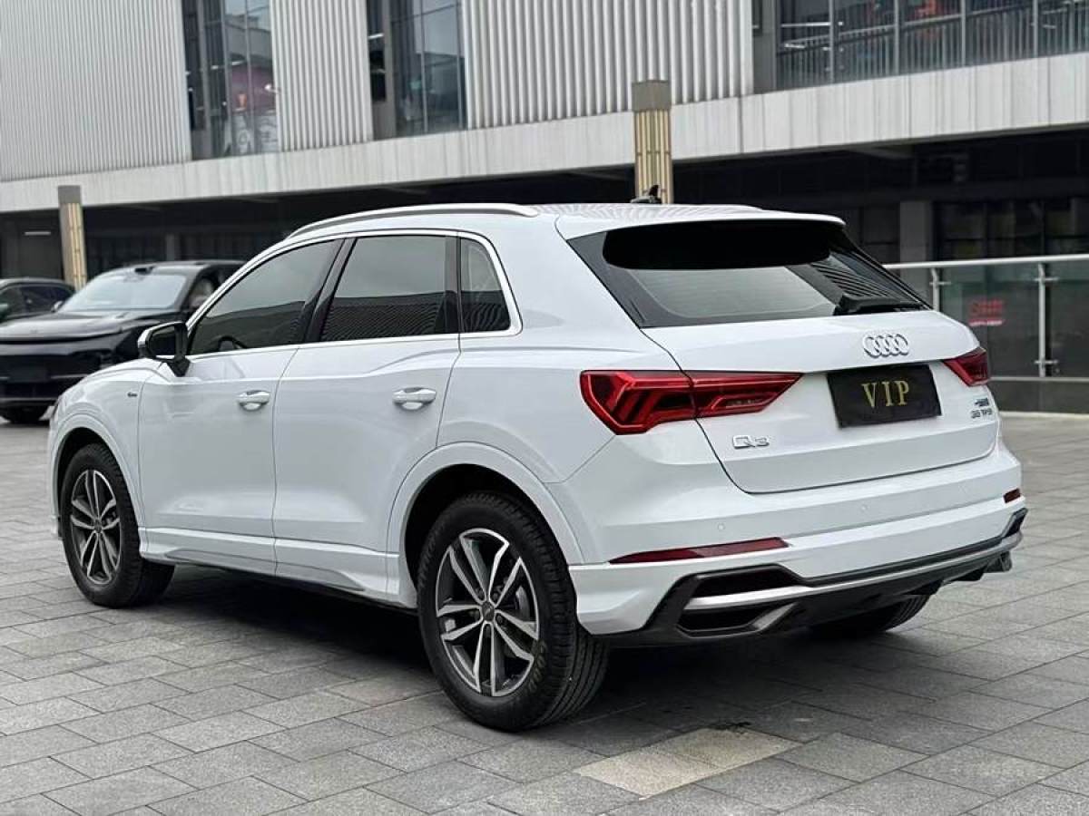 奧迪 奧迪Q3  2021款 35 TFSI 進(jìn)取動感型圖片