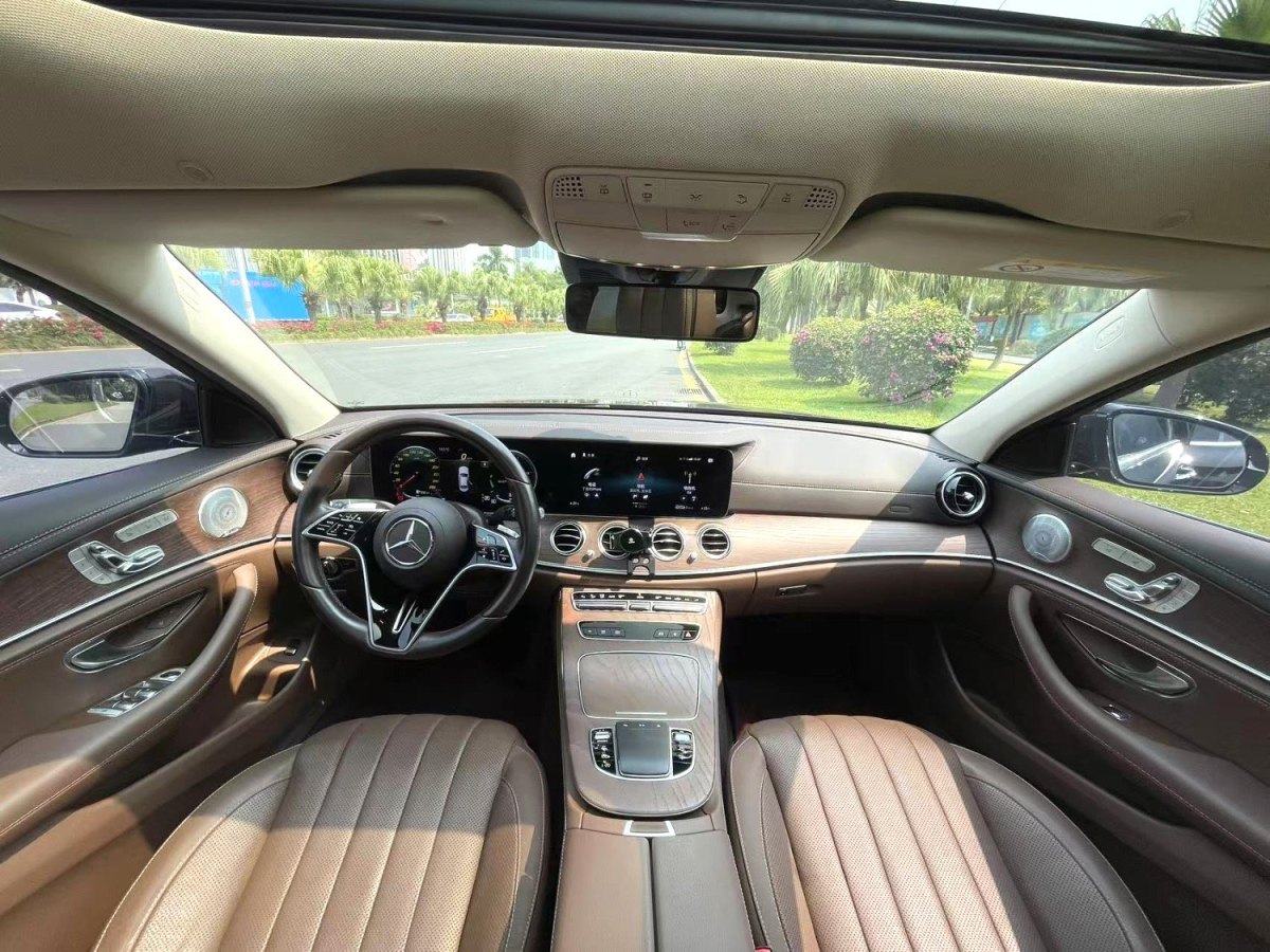 奔馳 奔馳E級  2021款 改款 E 300 L 尊貴型圖片