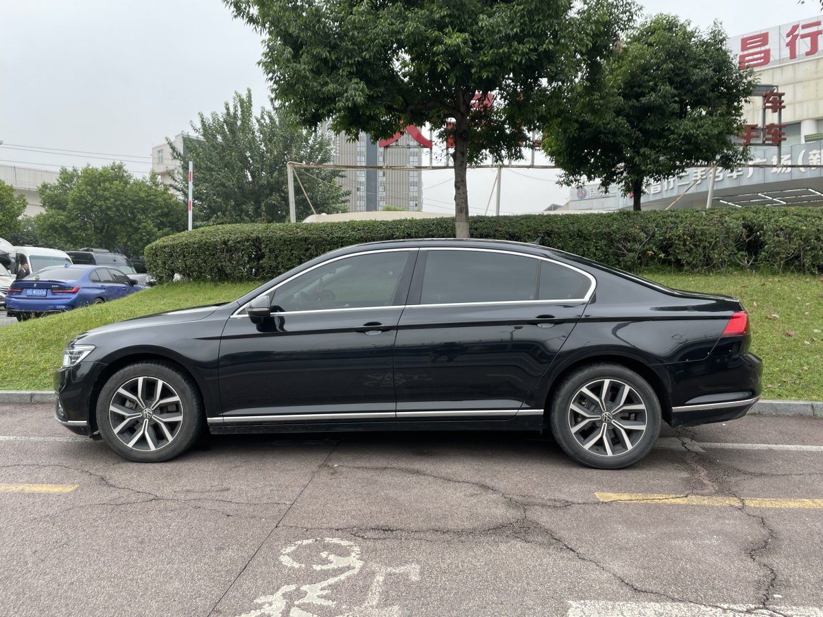 大眾 邁騰  2019款  330TSI DSG 領(lǐng)先型 國(guó)VI圖片