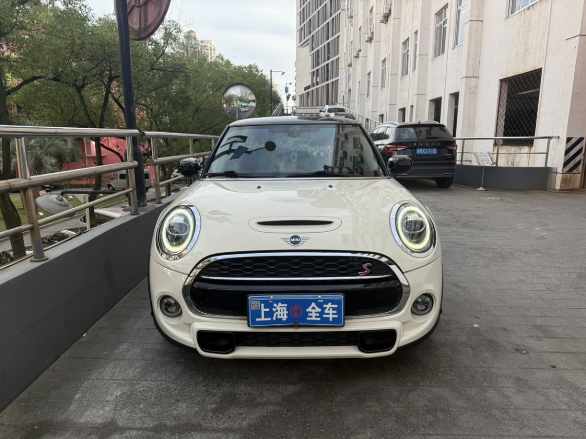 MINI MINI  2021款 2.0T COOPER S 藝術(shù)家圖片