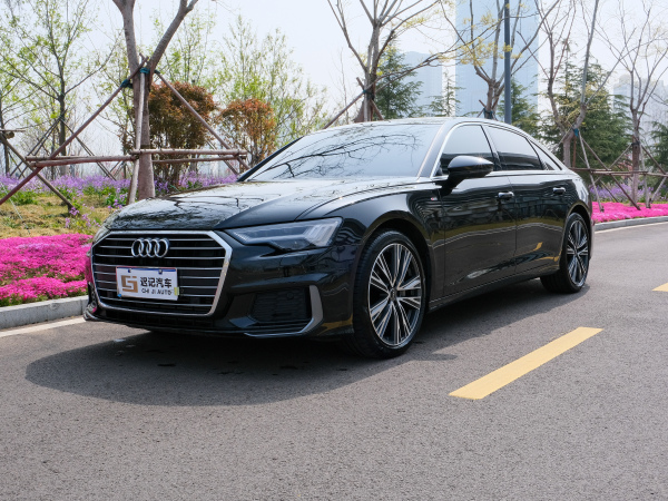 奥迪 奥迪A6L  2022款 45 TFSI 臻选动感型