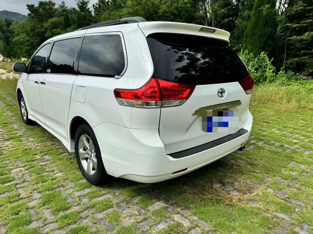 豐田 塞納  2011款 Sienna 2.7L 美規(guī)版圖片