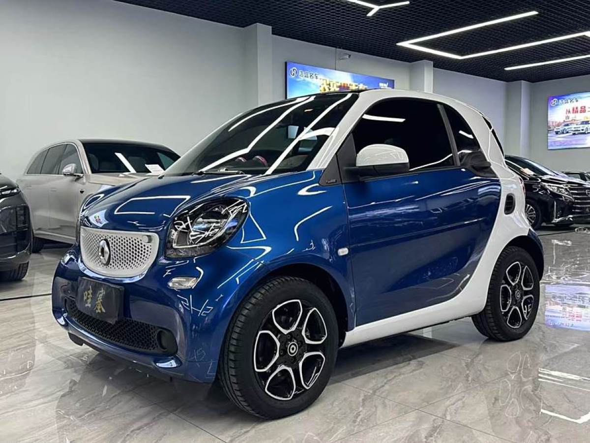 smart fortwo  2019款 0.9T 66千瓦硬頂動(dòng)擎版 國VI圖片