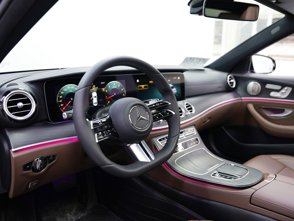 奔驰 奔驰E级  2021款 改款 E 300 L 运动豪华型图片