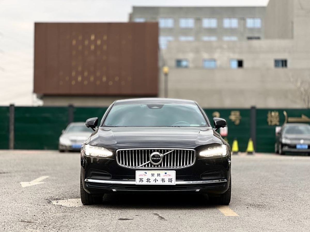 2022年8月沃爾沃 S90  2023款 B5 智遠(yuǎn)豪華版