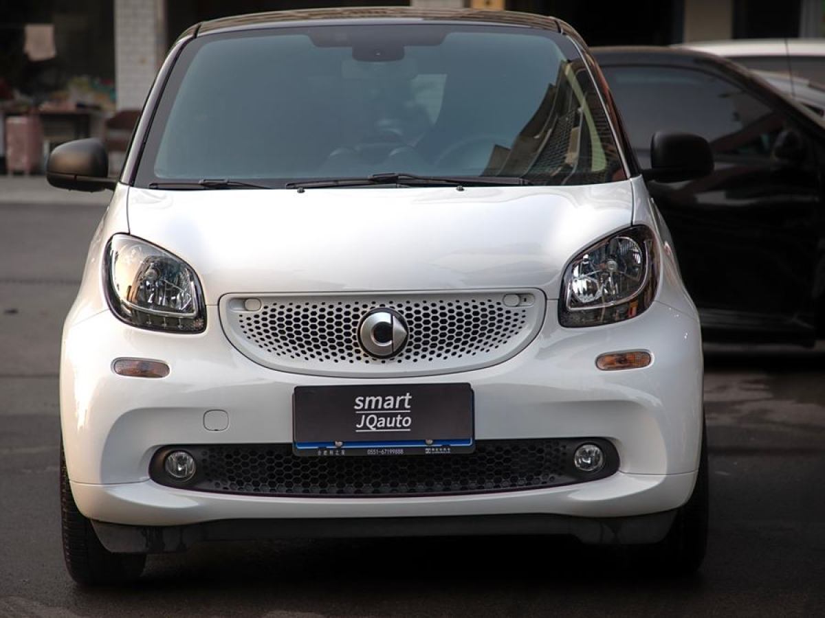 smart fortwo  2019款 0.9T 66千瓦硬頂動擎版 國VI圖片