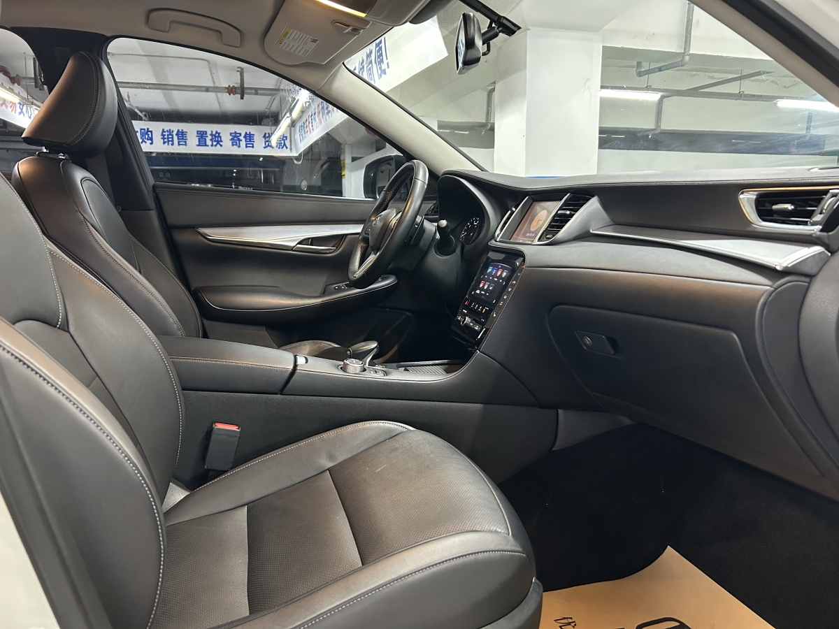 英菲尼迪 QX50  2018款 QX50 2.0T CVT两驱时尚版图片