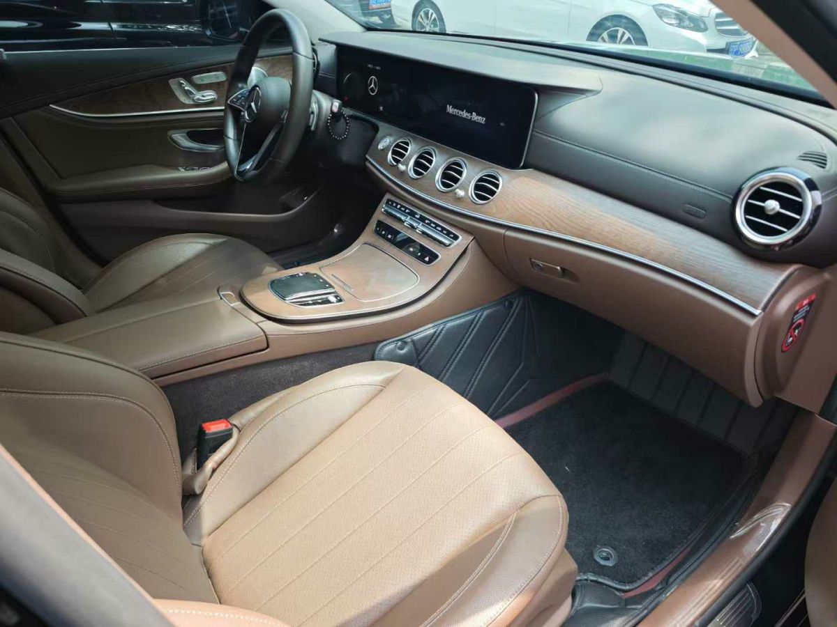 奔馳 奔馳E級  2023款 E 300 L 豪華型圖片