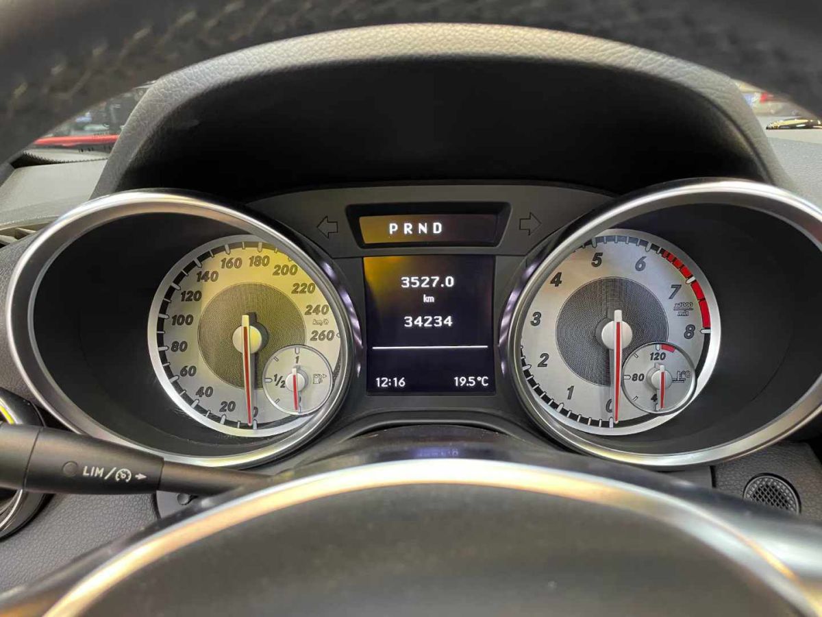 奔馳 ML級(jí)  2012款 ML 350 4MATIC 3.5 四驅(qū)豪華型圖片