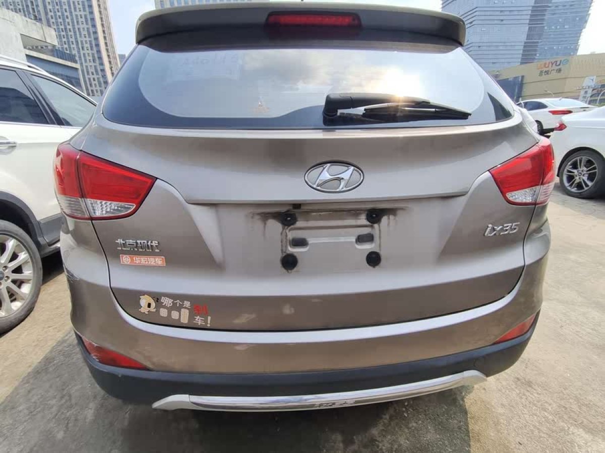 現(xiàn)代 ix35  2015款 2.0L 手動(dòng)兩驅(qū)舒適型 國(guó)V圖片