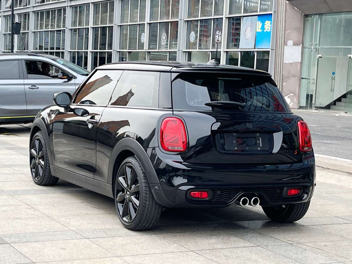 MINI MINI  2021款 2.0T COOPER S 叁柒號紀念版圖片