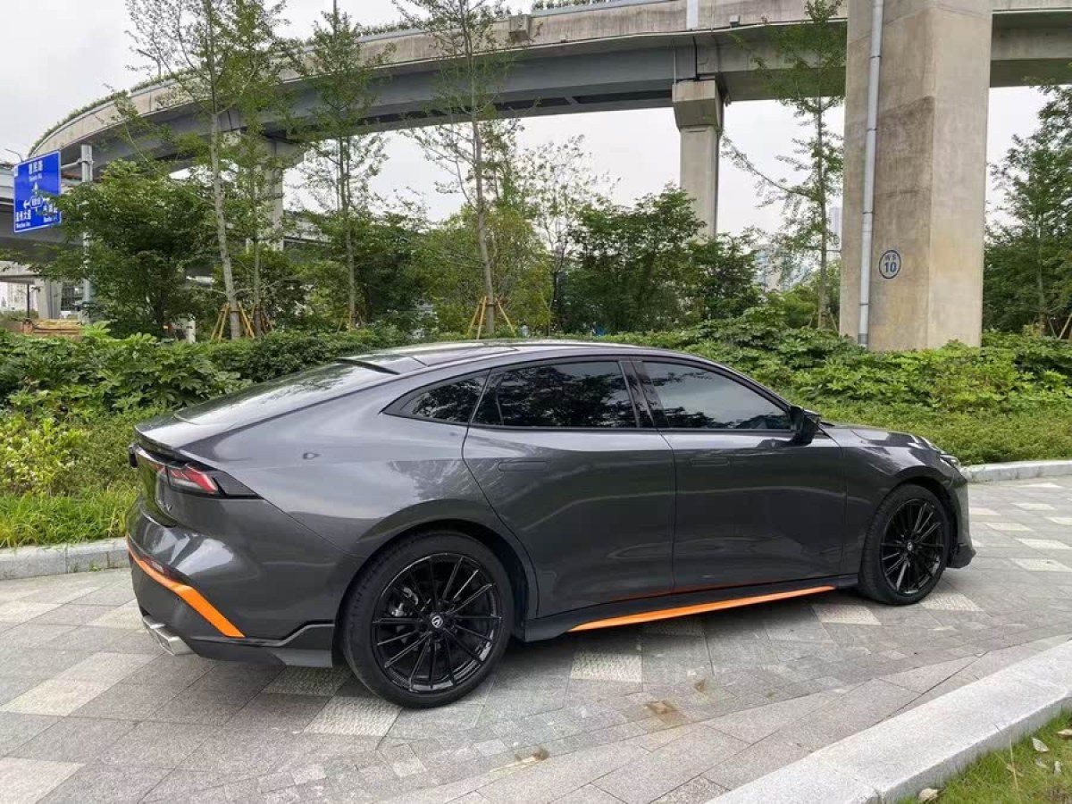 長(zhǎng)安 長(zhǎng)安UNI-V  2024款 1.5T 尊貴運(yùn)動(dòng)型圖片
