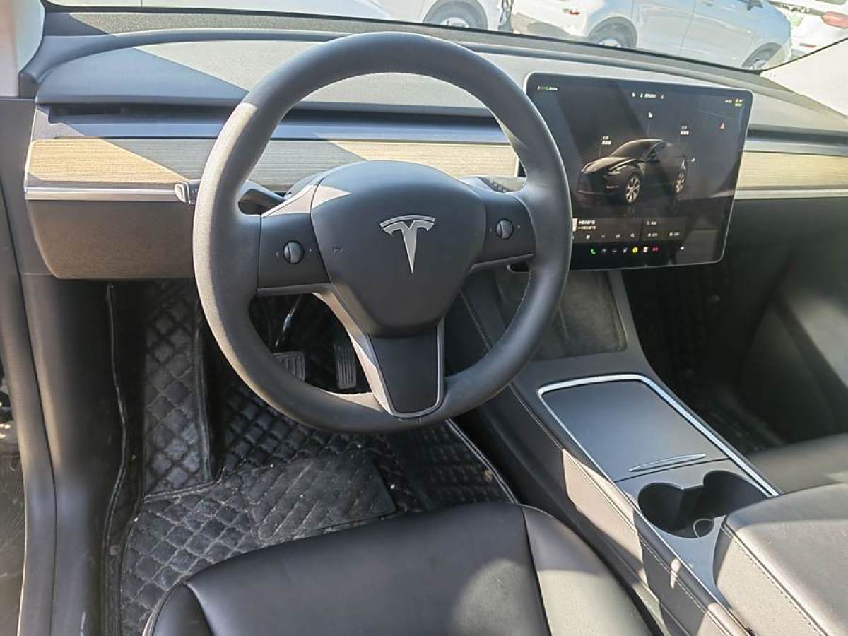 特斯拉 Model 3  2023款 煥新版 后輪驅(qū)動圖片