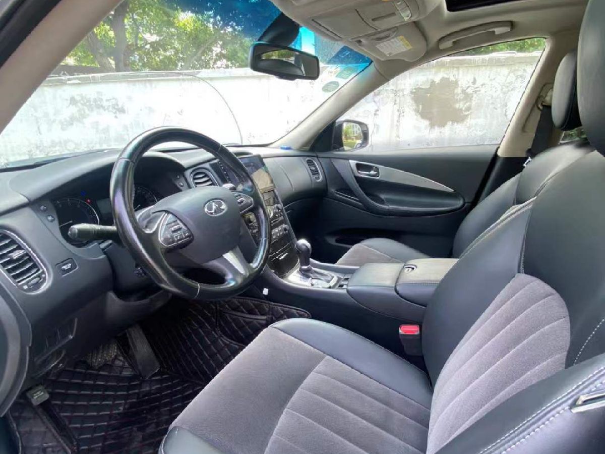 英菲尼迪 QX  2017款 QX30 1.6T 時尚版 兩驅(qū)圖片