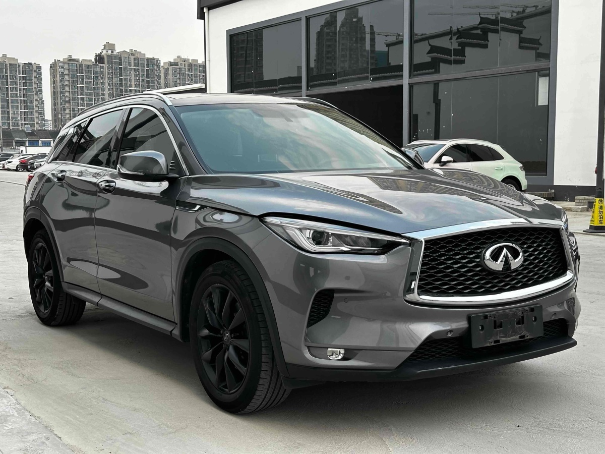 英菲尼迪 QX50  2018款 QX50 2.0T CVT兩驅(qū)時尚版圖片