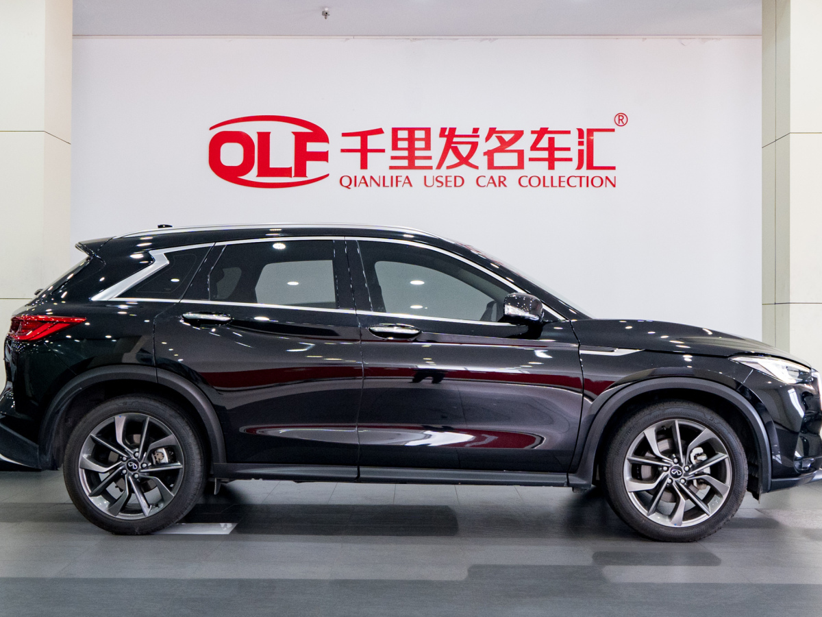 英菲尼迪 QX50  2022款 2.0T 兩驅(qū)領(lǐng)航版圖片