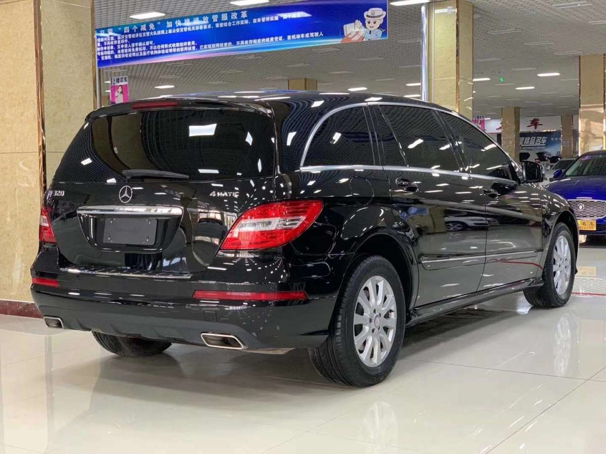 奔馳 奔馳R級  2017款 R 320 4MATIC 商務(wù)型臻藏版圖片