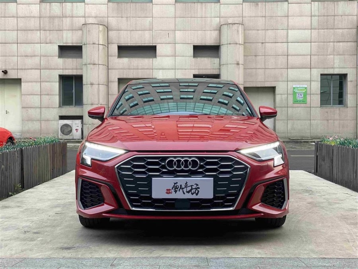 奧迪 奧迪A3  2021款 A3L Limousine 35 TFSI 時(shí)尚運(yùn)動(dòng)型圖片