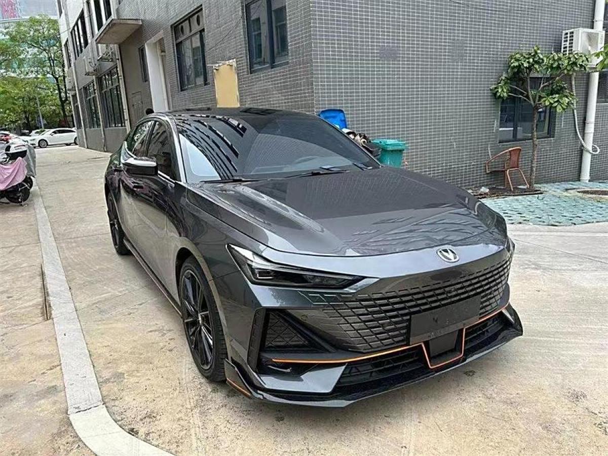 長(zhǎng)安 長(zhǎng)安UNI-V  2022款 1.5T 運(yùn)動(dòng)版圖片