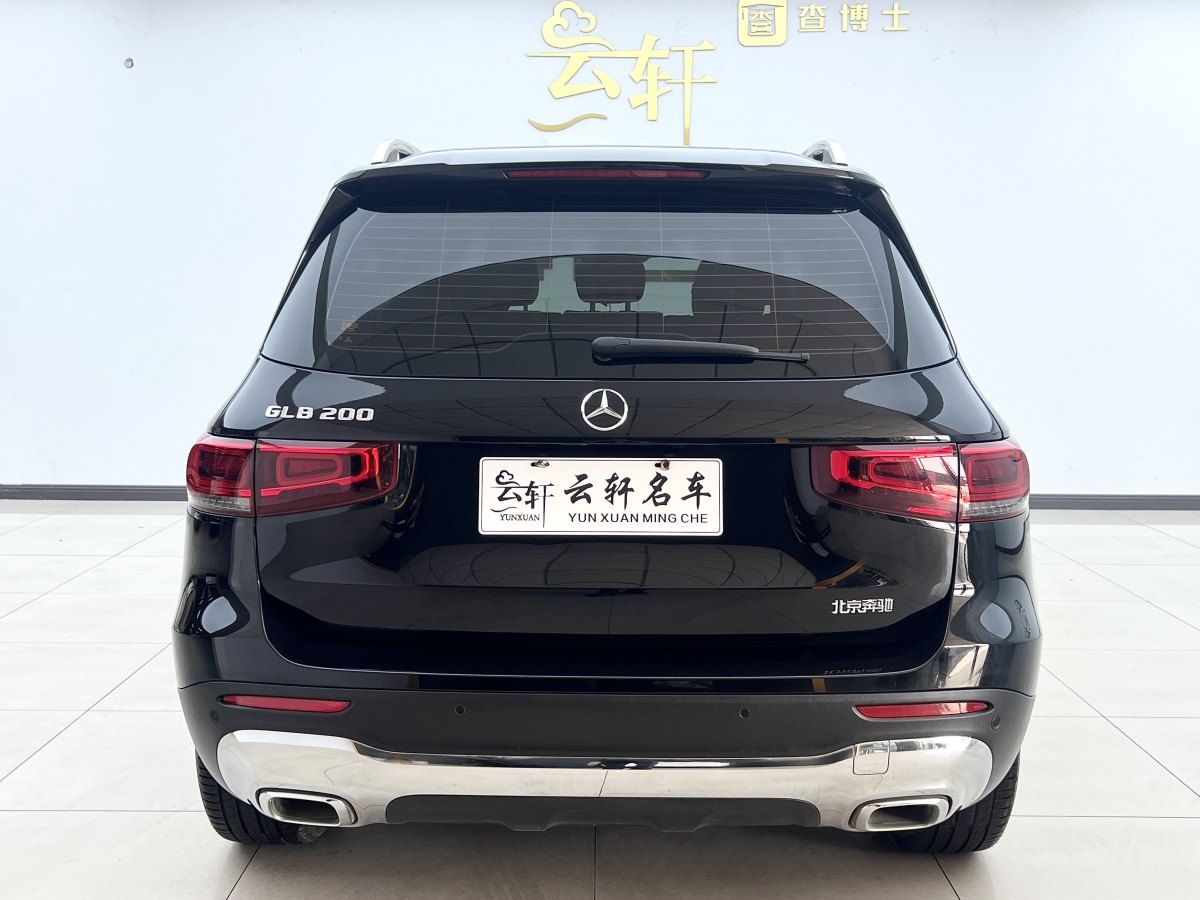 奔馳 奔馳GLB  2023款 改款 GLB 200 時(shí)尚型圖片