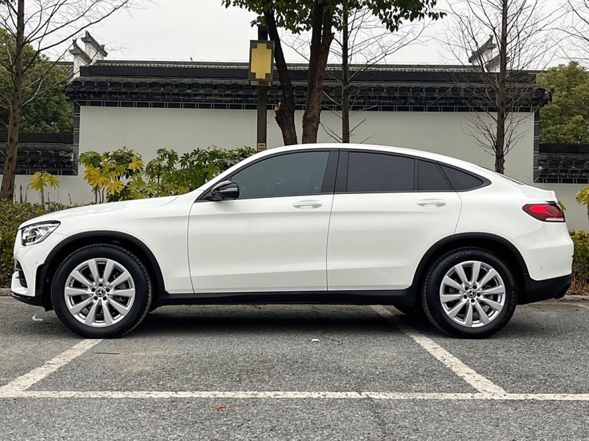 奔馳 奔馳GLC  2021款 GLC 260 4MATIC 轎跑SUV圖片