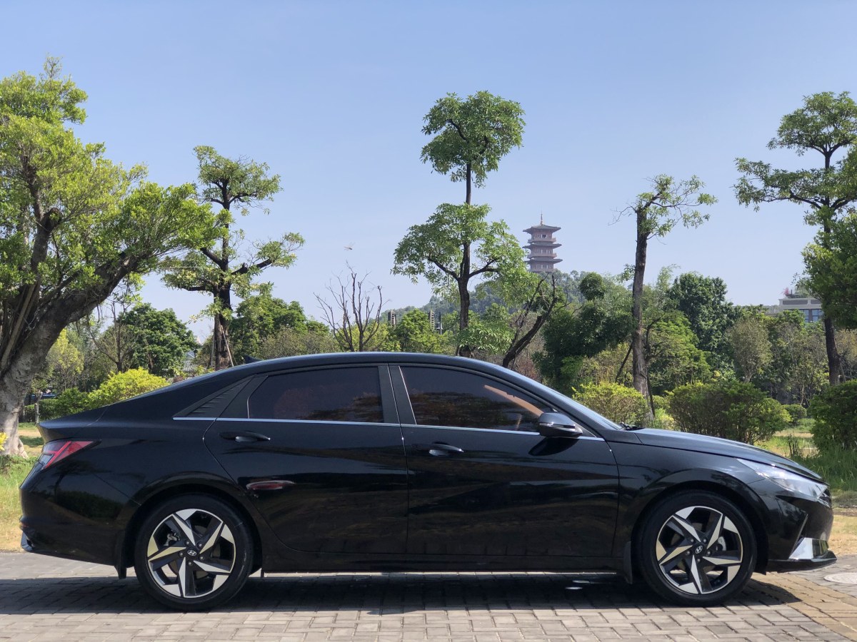 現(xiàn)代 伊蘭特  2022款 1.5L CVT LUX尊貴版圖片