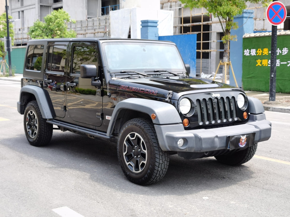 2013年11月Jeep 牧马人  2013款 3.6L 四门十周年纪念版