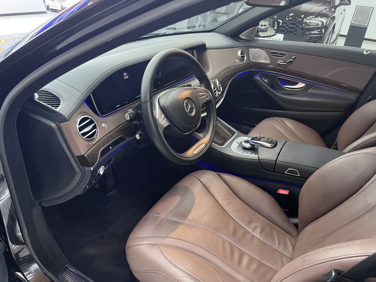 2015年9月奔驰 奔驰S级  2014款 S 320 L 商务型