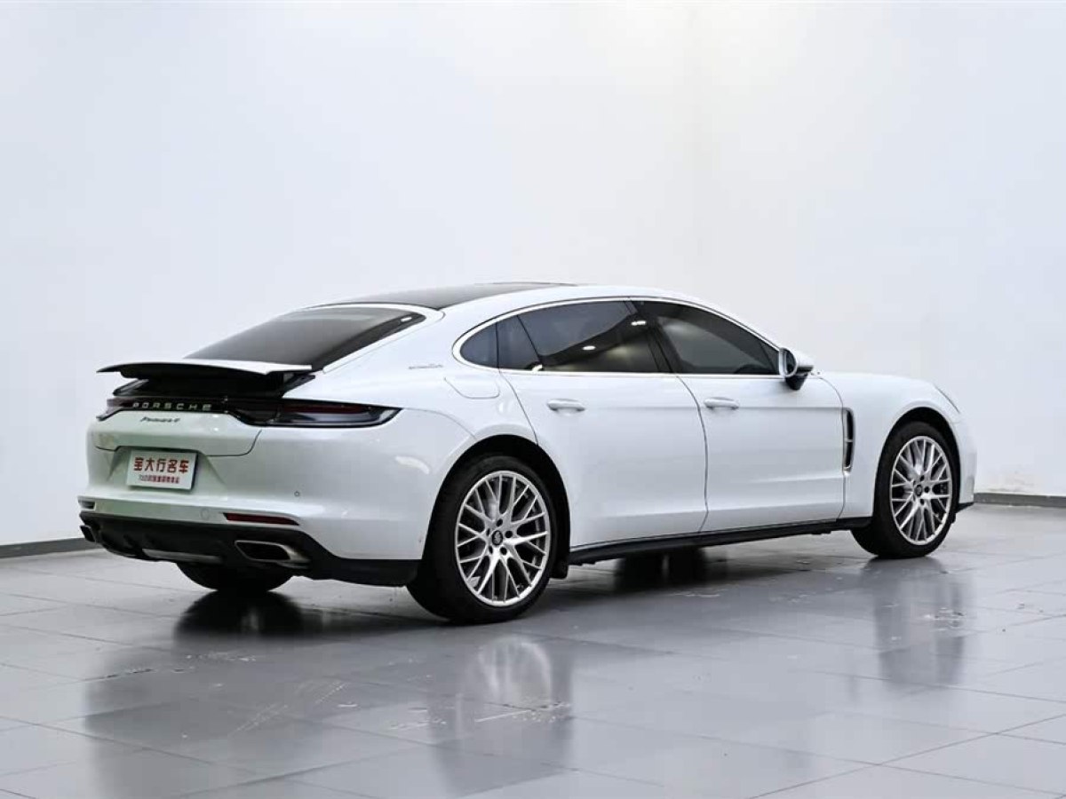 保時(shí)捷 Panamera  2023款 Panamera 4 行政加長(zhǎng)版 2.9T圖片