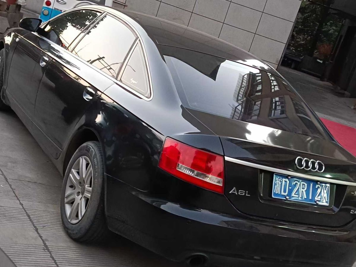 奧迪 奧迪A6L  2007款 A6L 3.2FSI 領(lǐng)先尊享型圖片